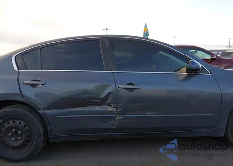 2010 Nissan Altima 2.5 z USA, uszkodzony, nr VIN 1N4AL2AP1AN531415